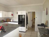 Kitchen - 28 square meters of property in Kenmare