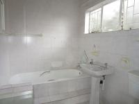 Bathroom 2 - 6 square meters of property in Kenmare