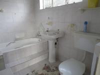 Bathroom 2 - 6 square meters of property in Kenmare