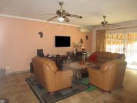 Lounges - 29 square meters of property in Sasolburg
