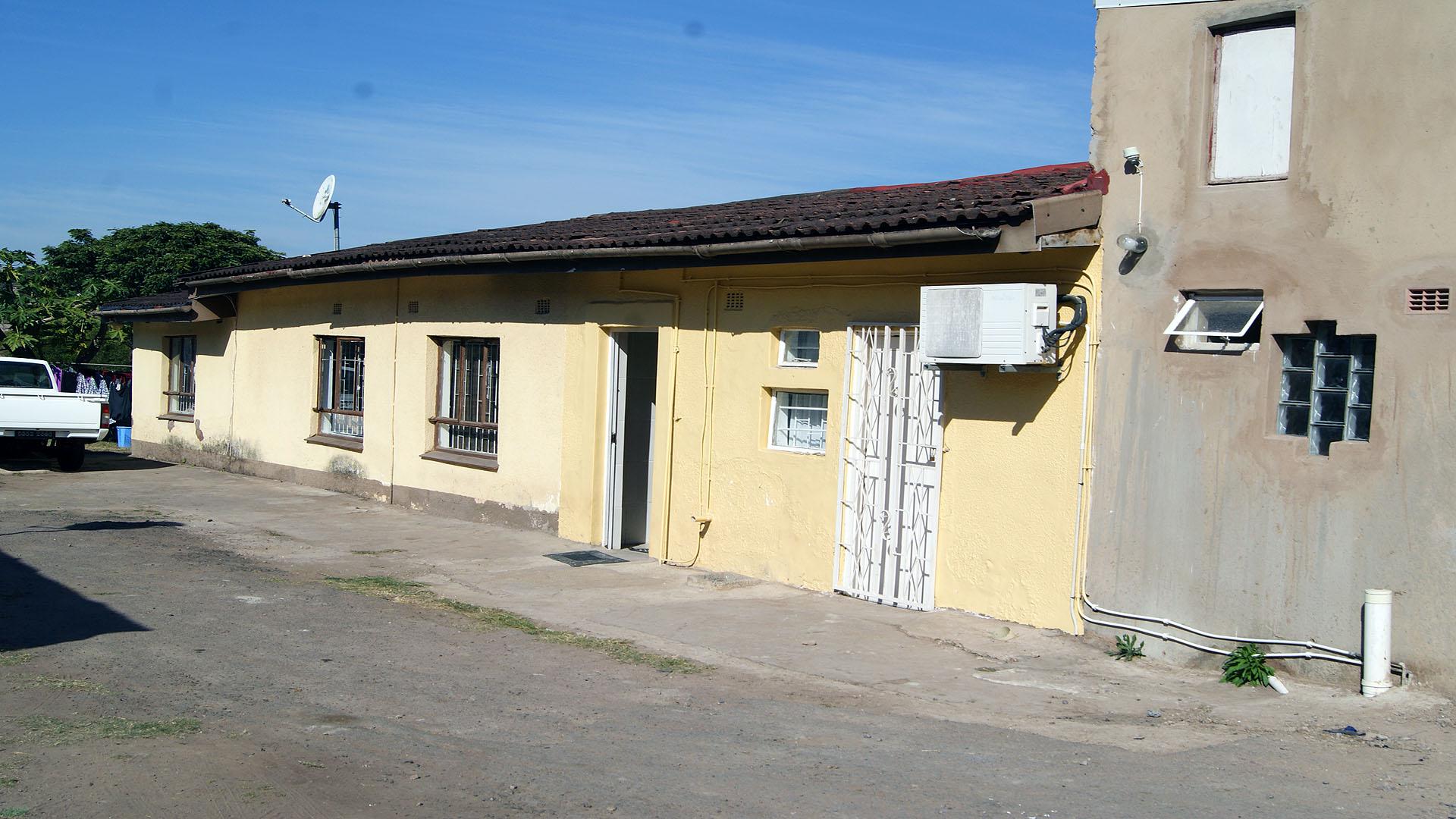 Front View of property in Cliffdale