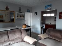 Lounges - 19 square meters of property in Glenmarais (Glen Marais)