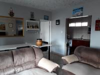 Lounges - 19 square meters of property in Glen Marais