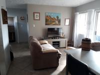 Lounges - 19 square meters of property in Glen Marais
