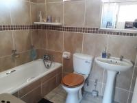 Main Bathroom - 6 square meters of property in Glenmarais (Glen Marais)