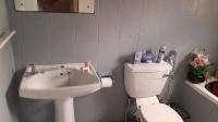 Bathroom 1 - 4 square meters of property in Mount Edgecombe 