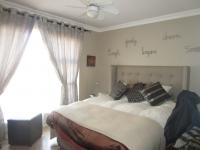 Bed Room 1 - 16 square meters of property in Vanderbijlpark