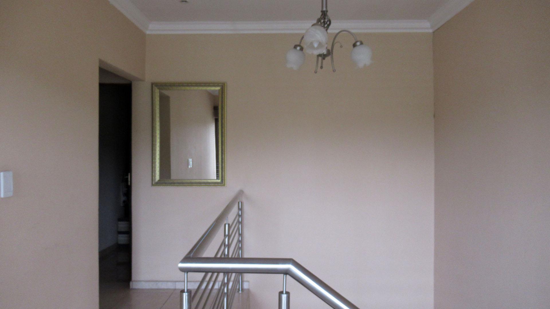 Spaces - 43 square meters of property in Sagewood