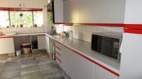 Kitchen - 13 square meters of property in Brackendowns