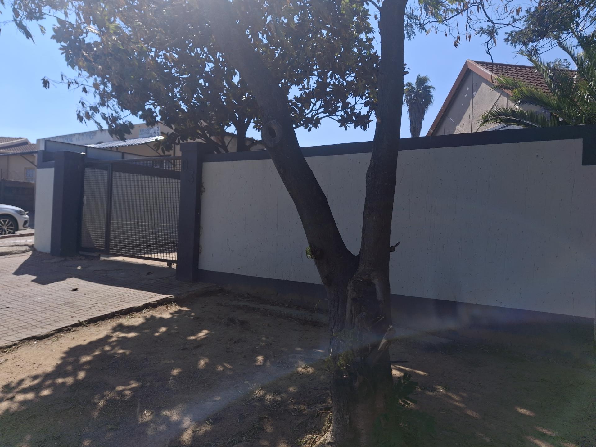 Front View of property in Birchleigh North