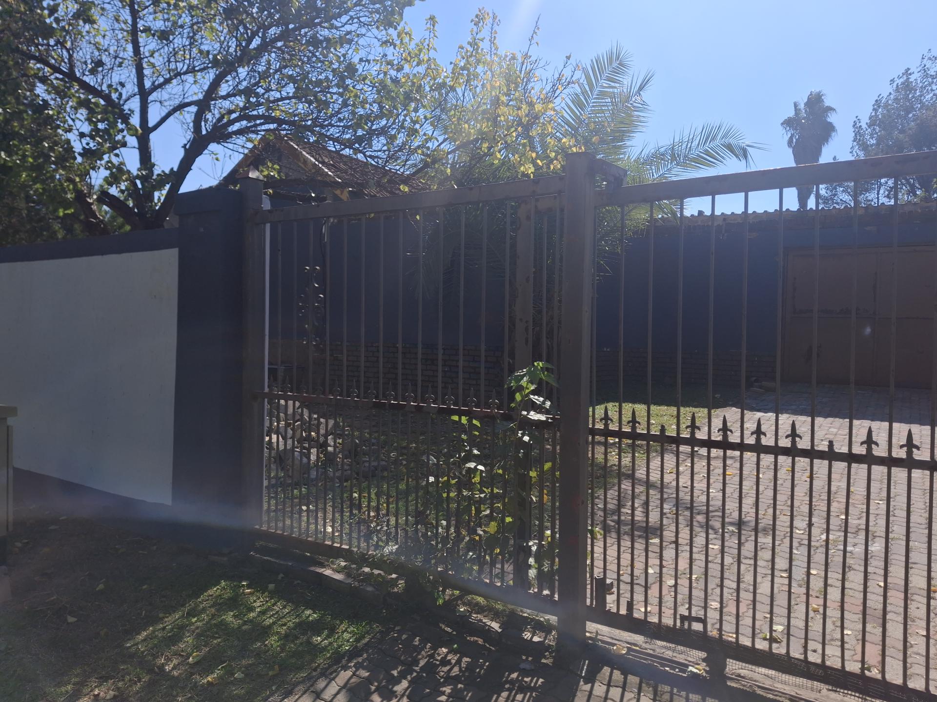 Front View of property in Birchleigh North