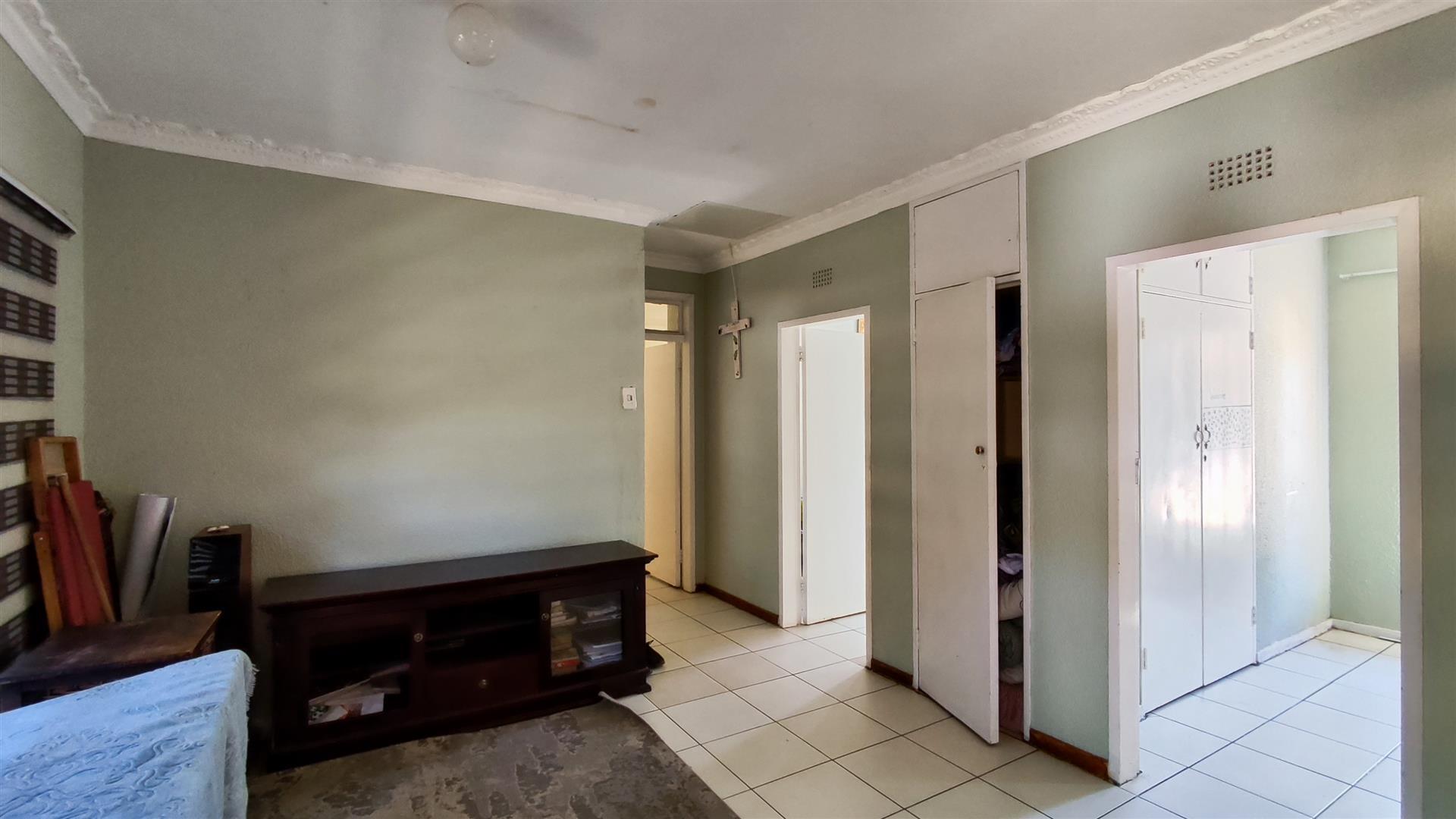 Dining Room - 22 square meters of property in Birchleigh North