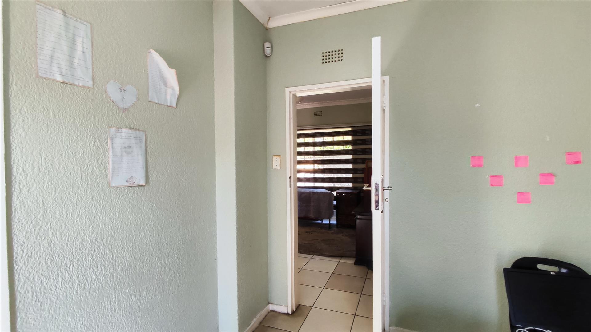 Bed Room 2 - 43 square meters of property in Birchleigh North