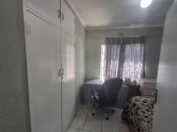 Bed Room 1 of property in Birchleigh North
