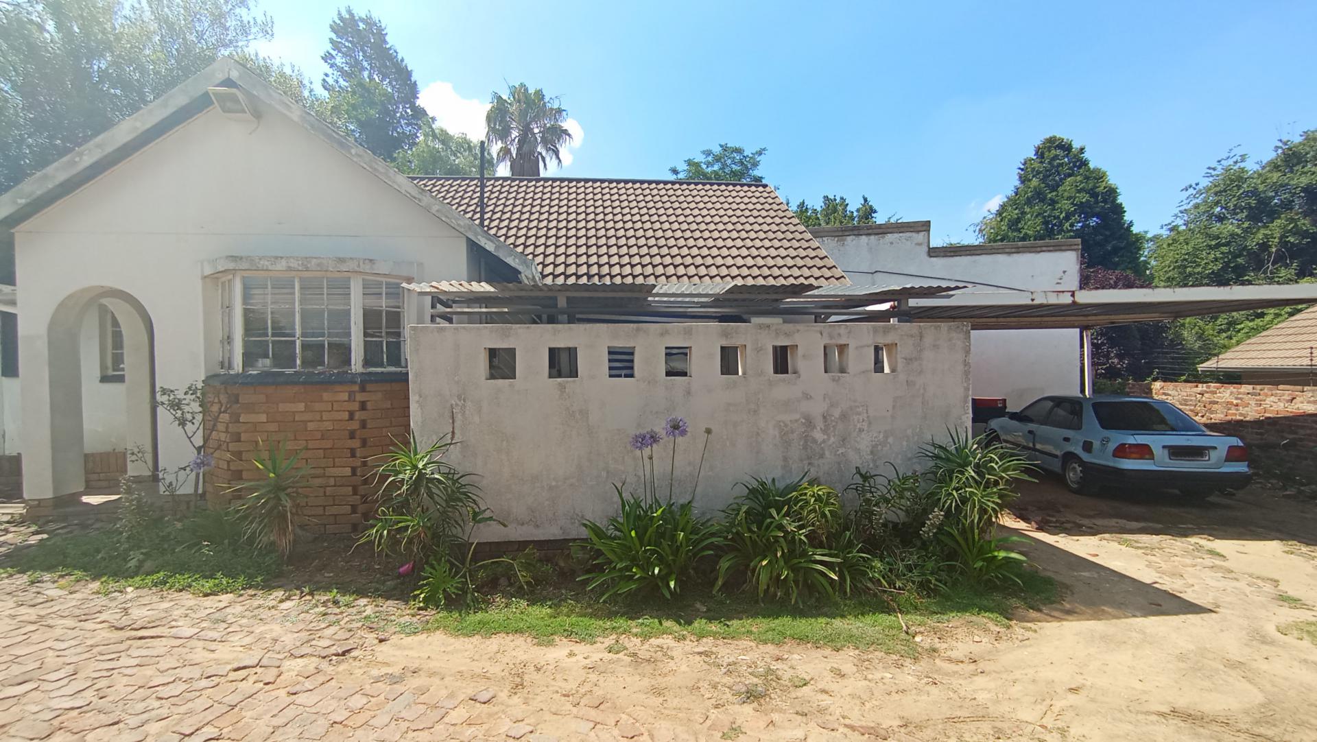 Front View of property in Bloubosrand