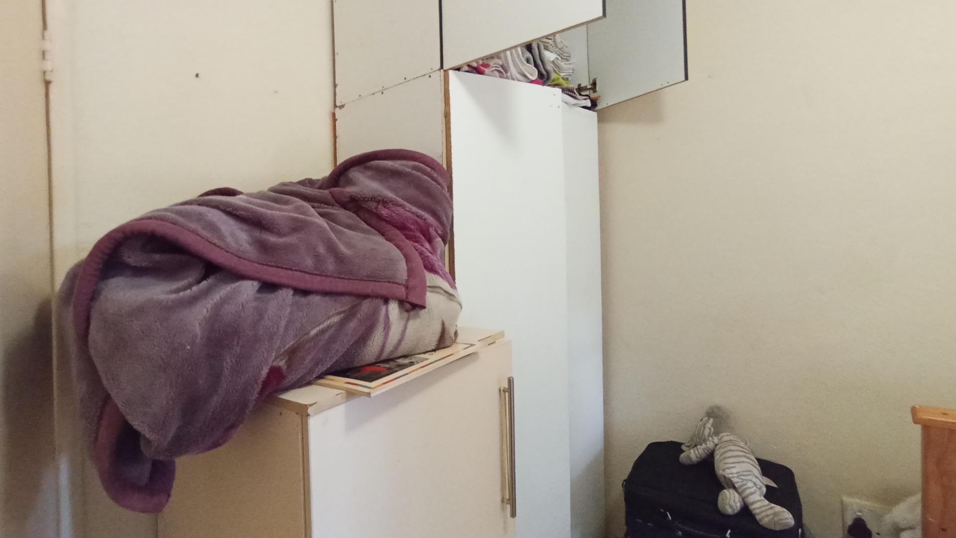 Bed Room 1 - 8 square meters of property in Bloubosrand