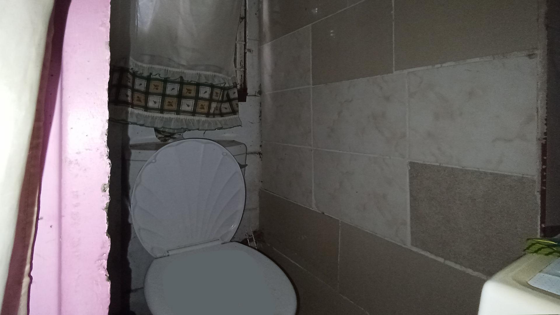 Bathroom 1 - 26 square meters of property in Bloubosrand