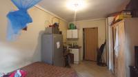 Flatlet - 94 square meters of property in Bloubosrand