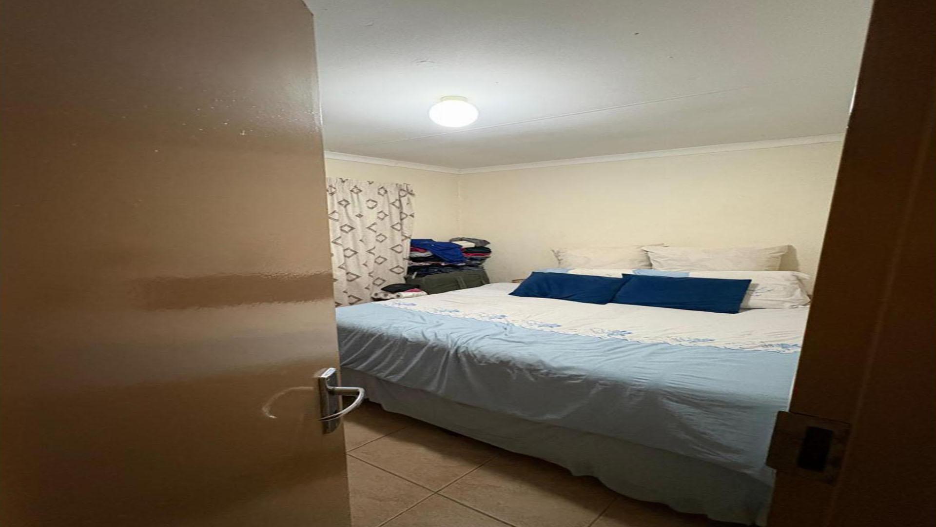 Bed Room 1 of property in Kagiso