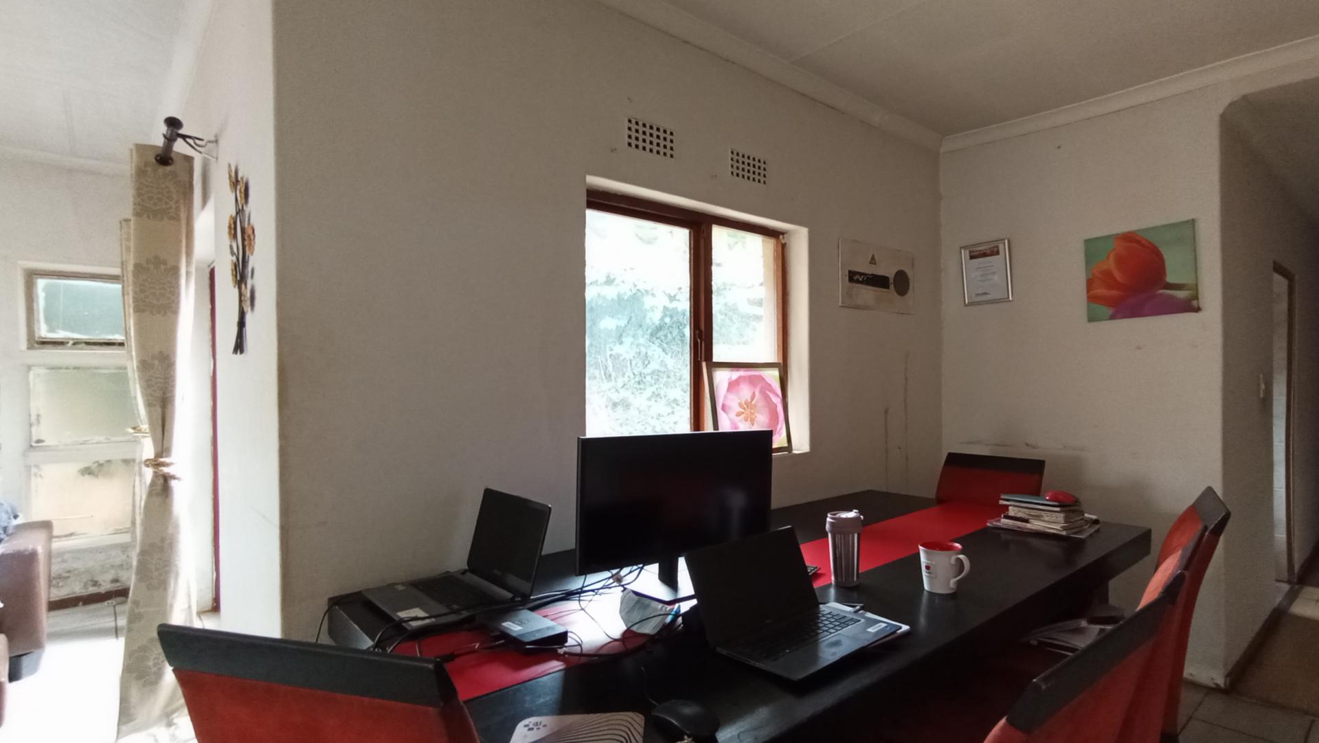 Dining Room - 7 square meters of property in Albertville