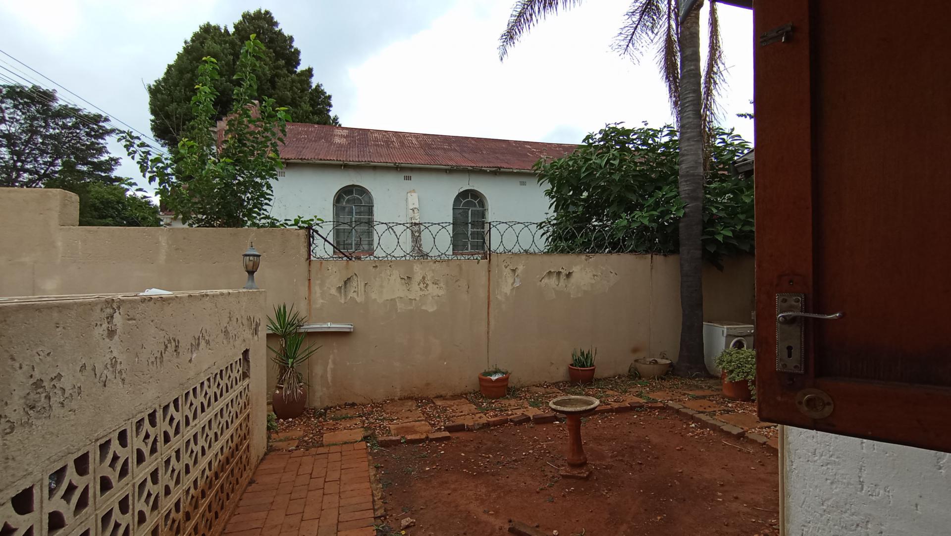 Garden of property in Albertville