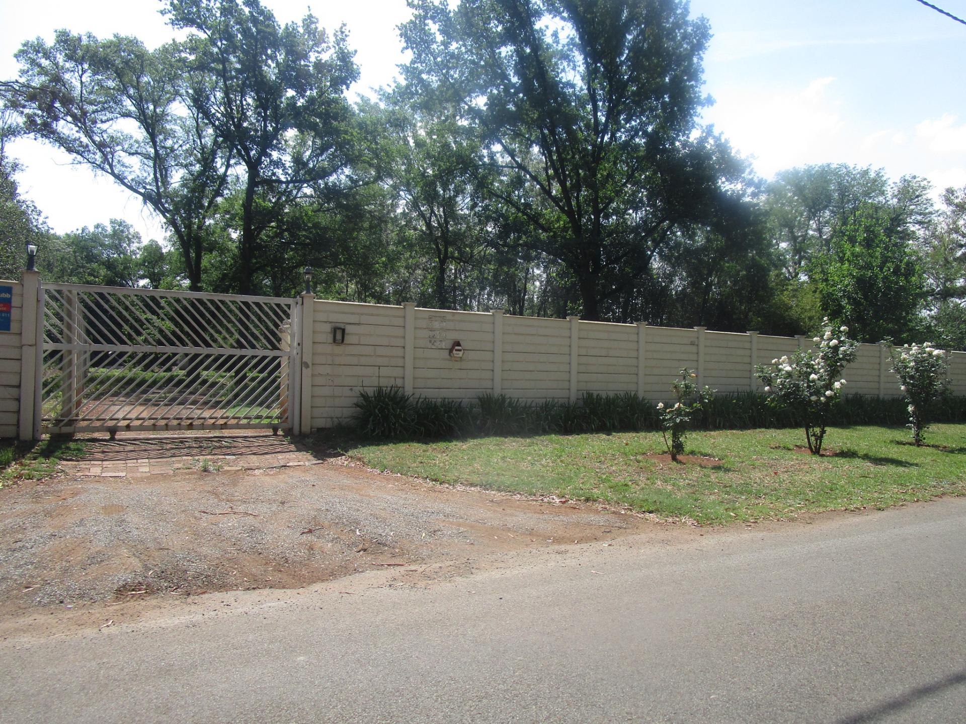 Front View of property in Henley-on-Klip