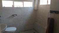 Bathroom 1 - 4 square meters of property in Henley-on-Klip