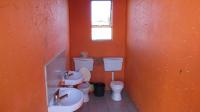 Bathroom 2 - 5 square meters of property in Bram Fischerville