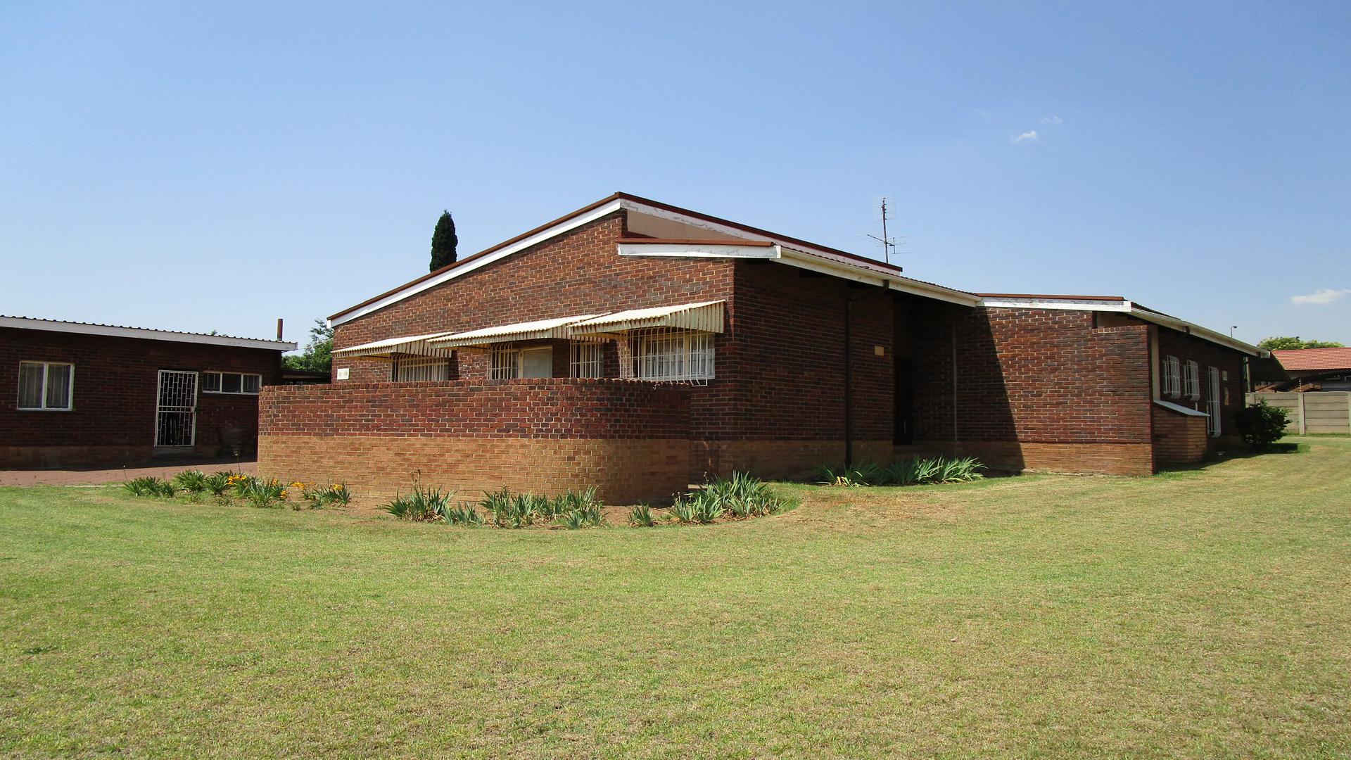 Front View of property in Emalahleni (Witbank) 