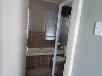 Bathroom 1 - 6 square meters of property in Castleview