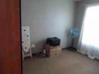 Bed Room 1 - 11 square meters of property in Castleview