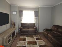 Lounges - 18 square meters of property in Castleview