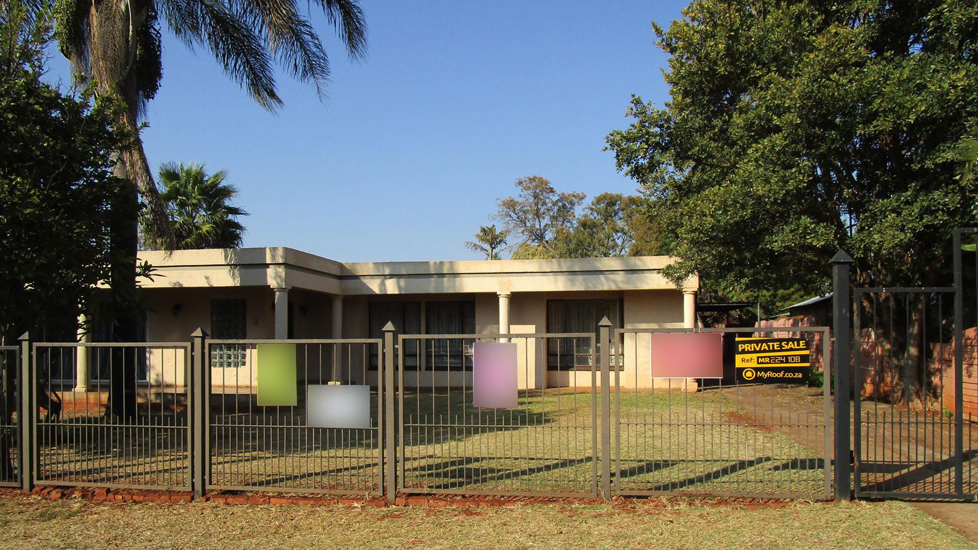 Front View of property in The Orchards