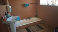 Bathroom 2 - 6 square meters of property in Meyerton