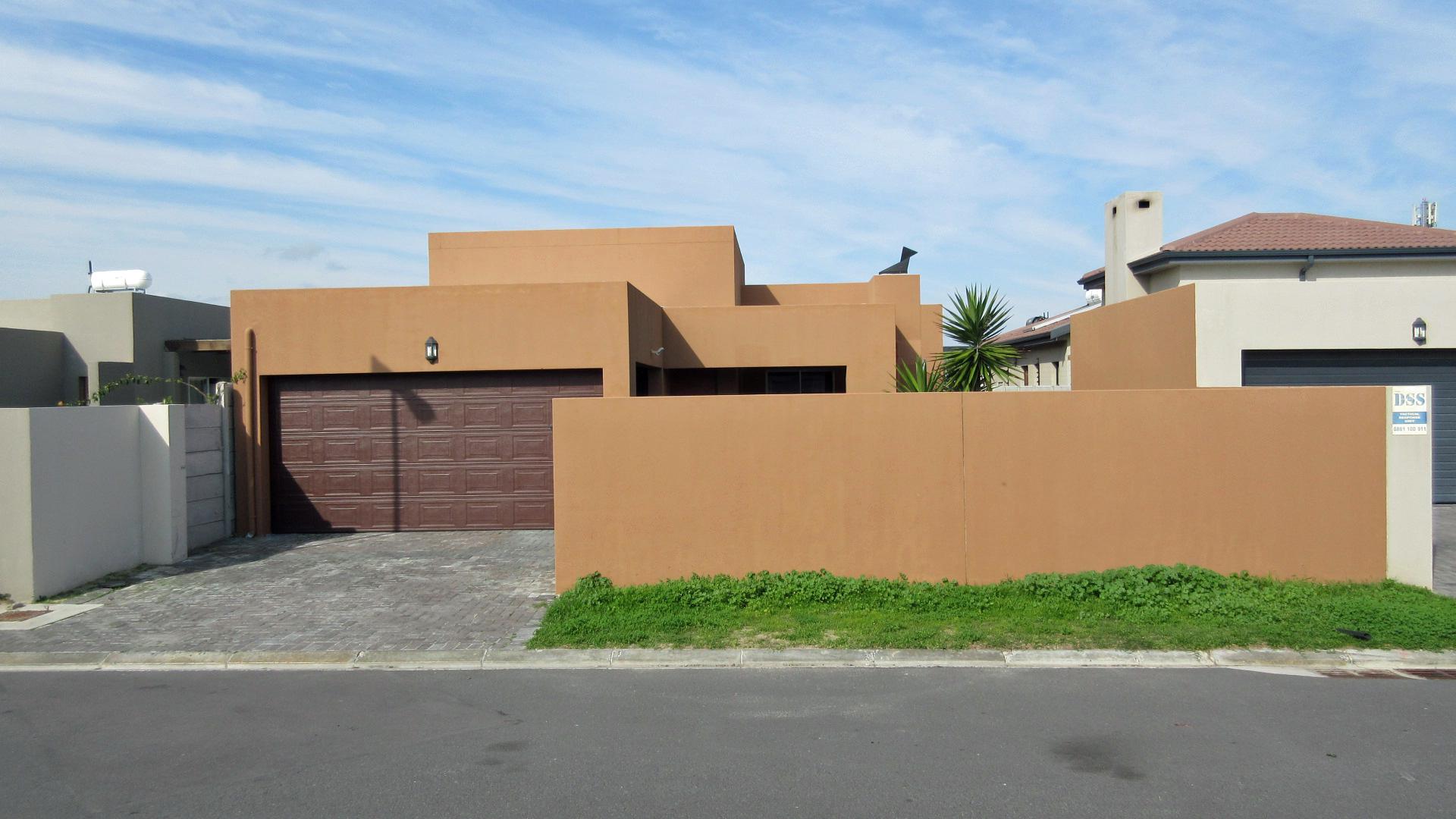 Front View of property in Parklands