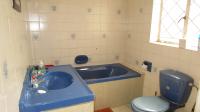 Main Bathroom - 6 square meters of property in Strubenvale