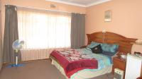 Main Bedroom - 19 square meters of property in Strubenvale