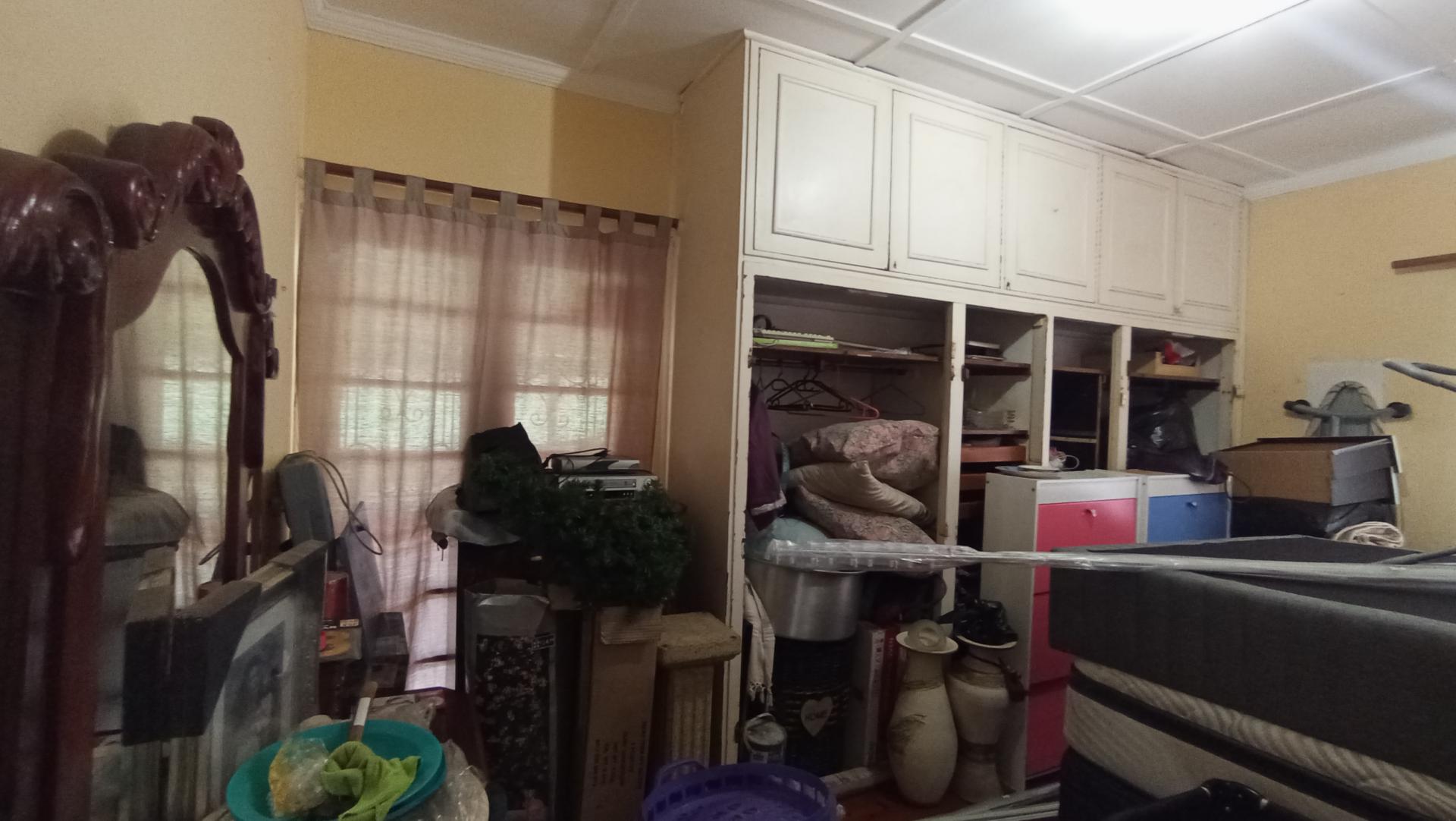 Bed Room 2 - 18 square meters of property in Woodlands - DBN