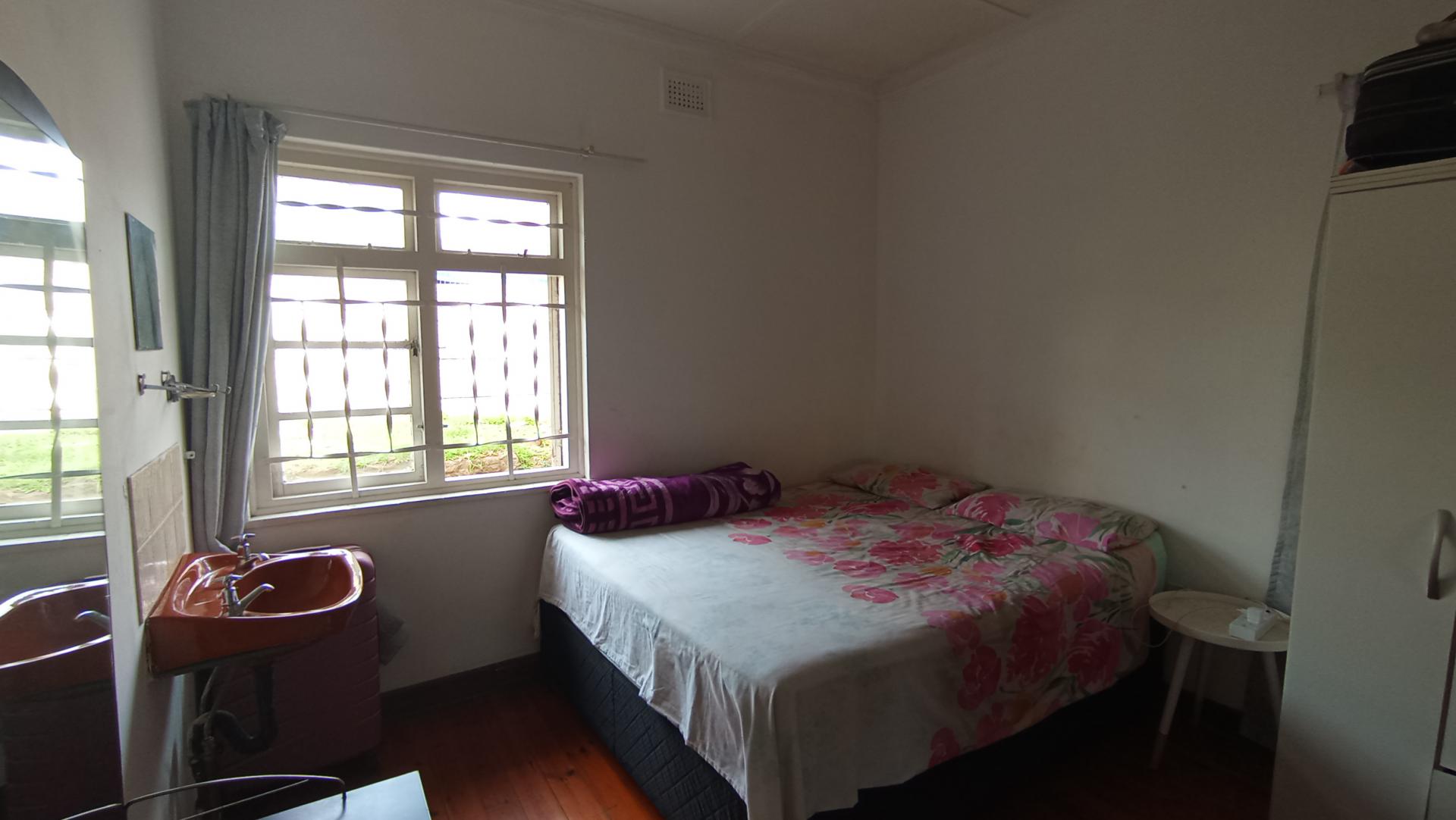 Bed Room 3 - 13 square meters of property in Woodlands - DBN
