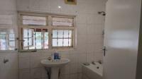 Bathroom 1 of property in Woodlands - DBN