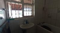 Bathroom 1 - 2 square meters of property in Woodlands - DBN
