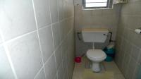 Bathroom 1 - 9 square meters of property in Wynberg - CPT
