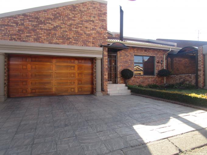 3 Bedroom House for Sale For Sale in Diepkloof - Private Sale - MR224551