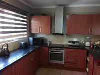 Kitchen - 15 square meters of property in Alberton