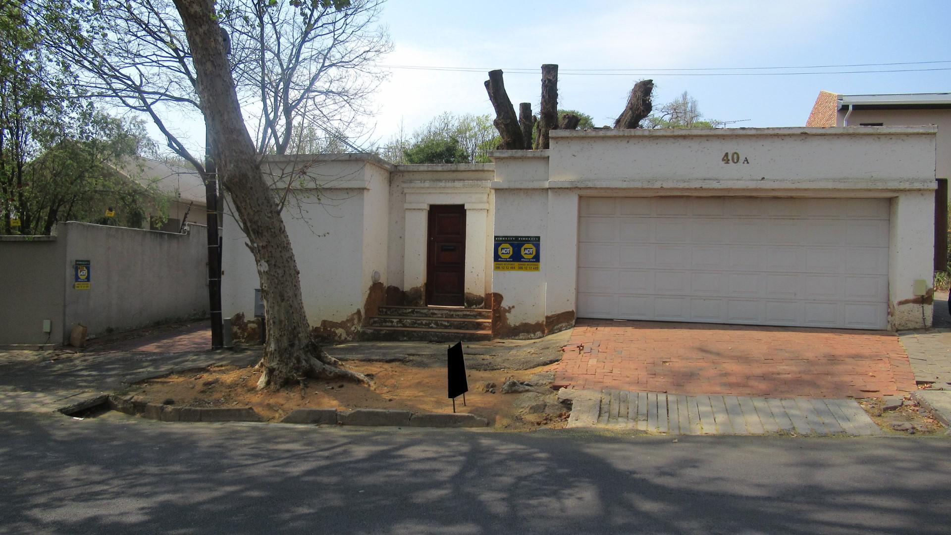 Front View of property in Parktown North