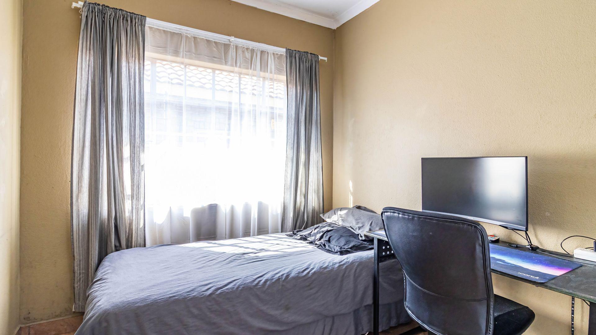 Bed Room 2 of property in Eikepark