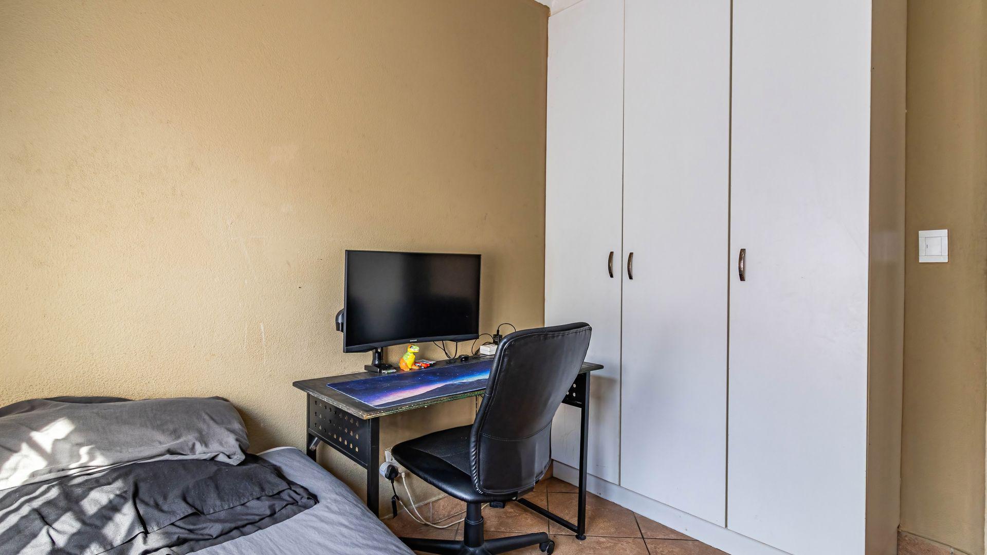 Bed Room 2 of property in Eikepark