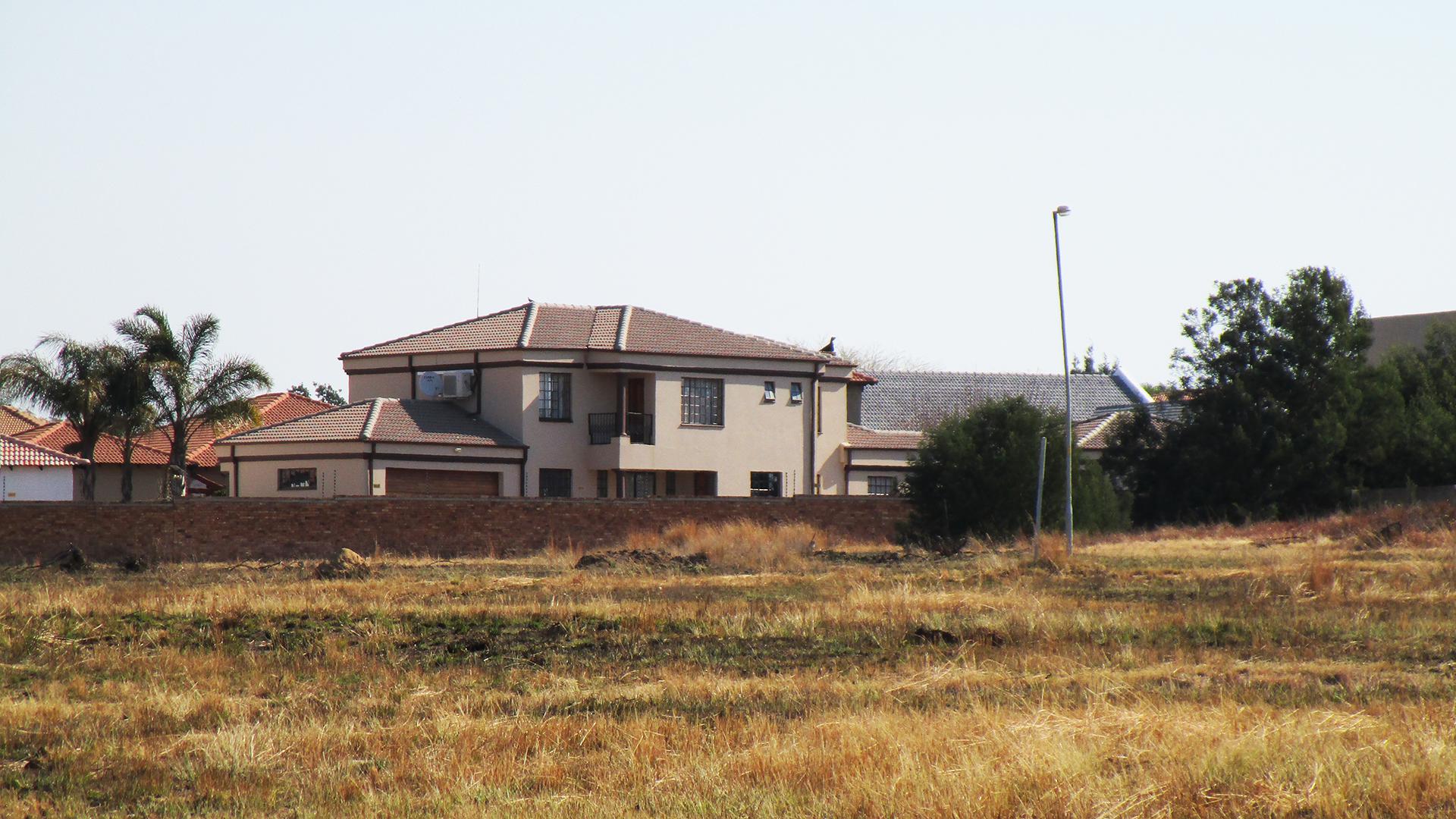 Front View of property in Rayton