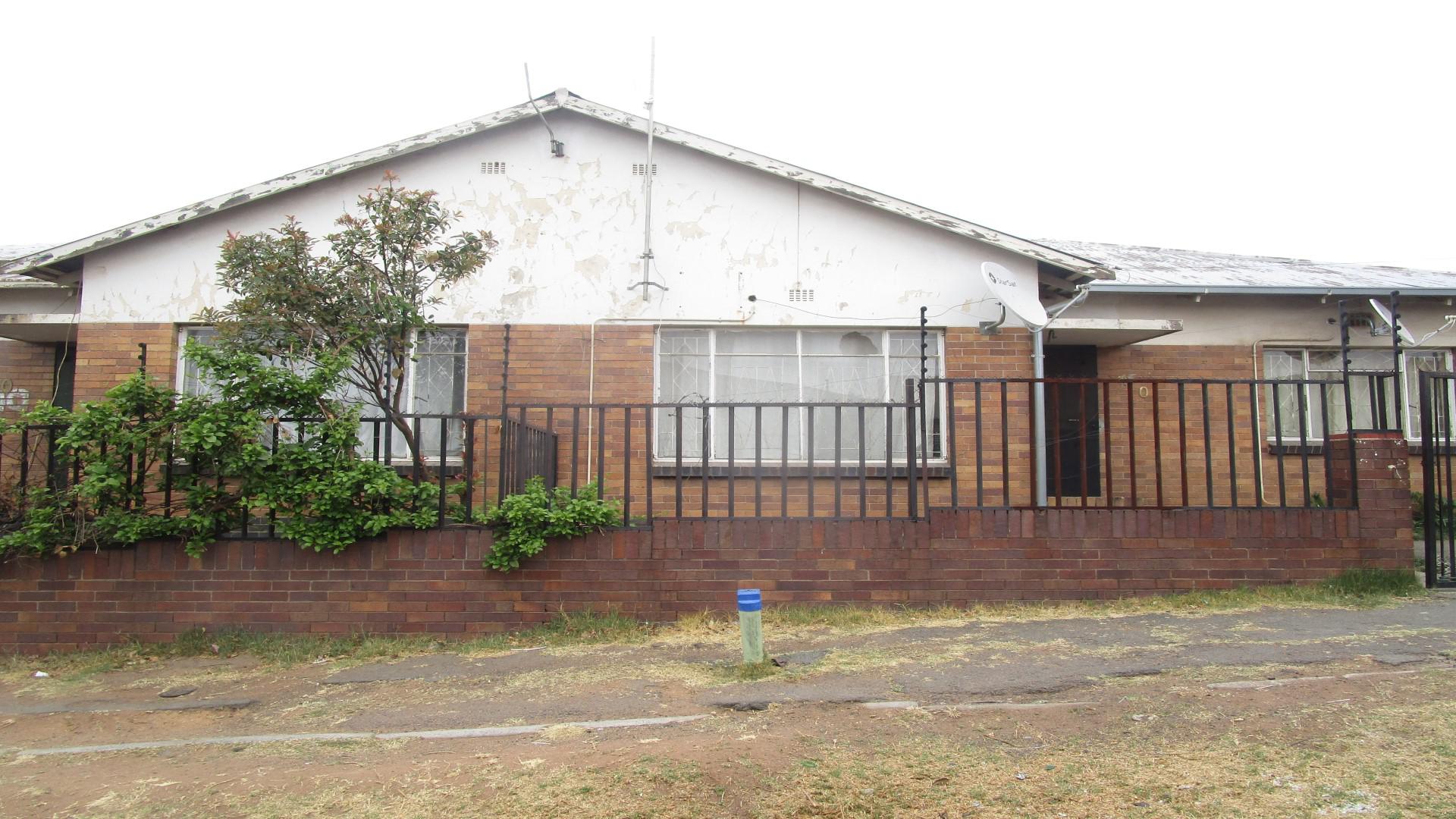 Front View of property in Rosettenville