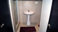 Bathroom 3+ - 4 square meters of property in Queensburgh